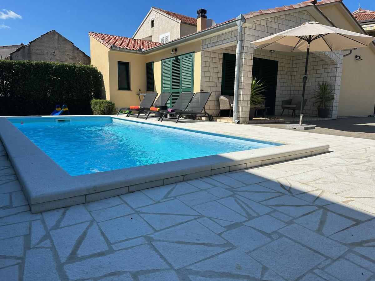 Villa A&A Biograd Na Moru Exteriör bild